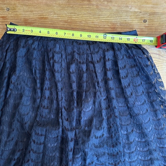 Trina Turk Los Angeles Black Lace Black Lace Overlay Lined skirt - Picture 9 of 14